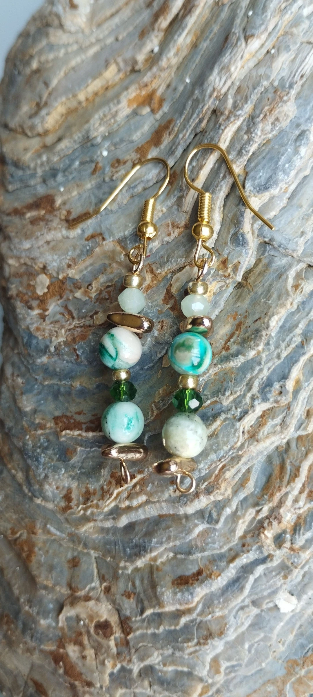 🍀🧿🪨Preciosos Pendientes de Angelita Verde y Hematitas Naturales chapadas en Oro💛🍀🧿 – photo 2